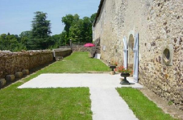 Chateau De Beaujeu Sens-Beaujeu Esterno foto