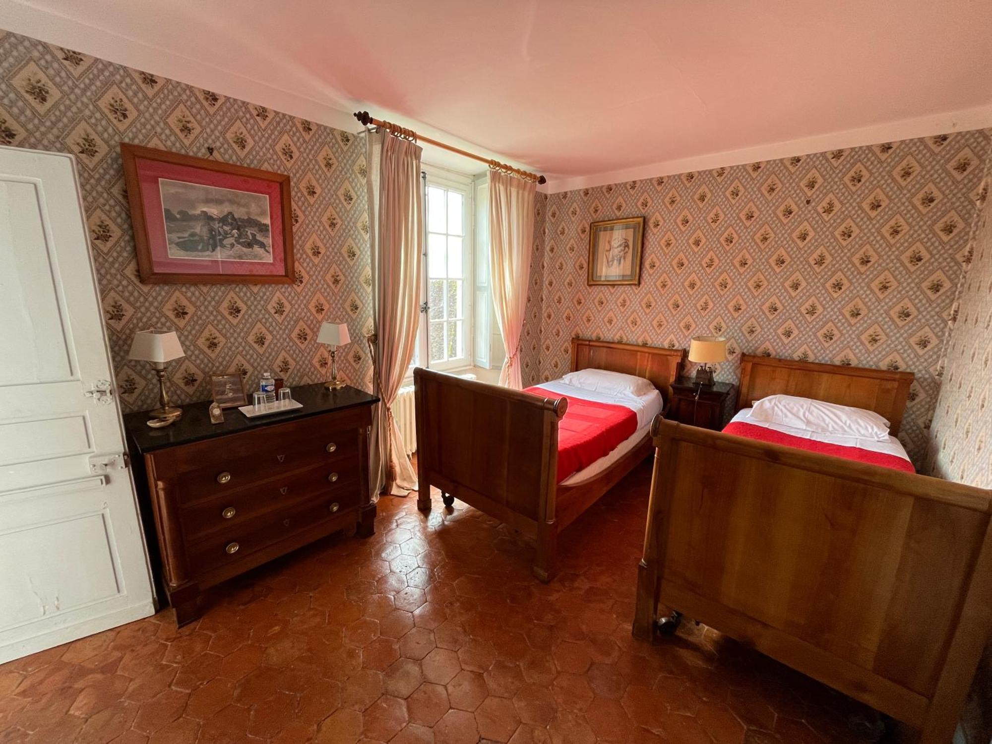 Chateau De Beaujeu Sens-Beaujeu Esterno foto